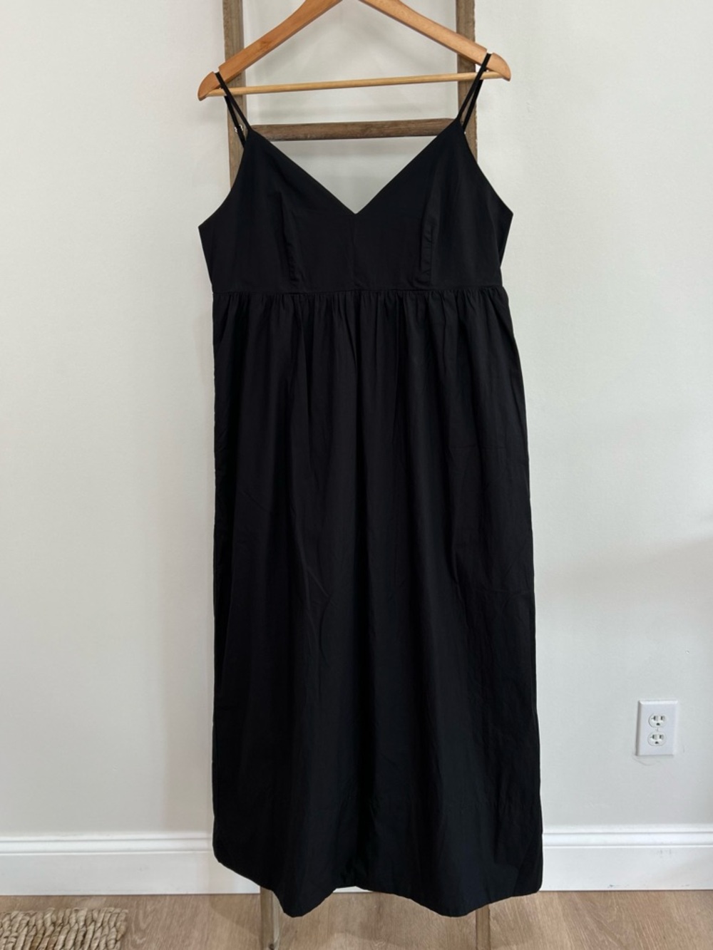 Quince Black Organic Cotton Poplin Sleeveless Maxi Dress V-Neck Size M NWT Beach - Picture 2 of 12
